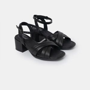 Wydr Studios 6 Daphne Black Block Heels